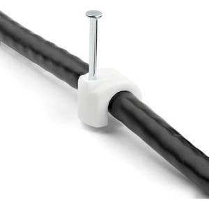 StarTech.com 100 Pk (L) Cable Clips w/ Nail - Reusable Nail-in Clamps - CBMNMCC3